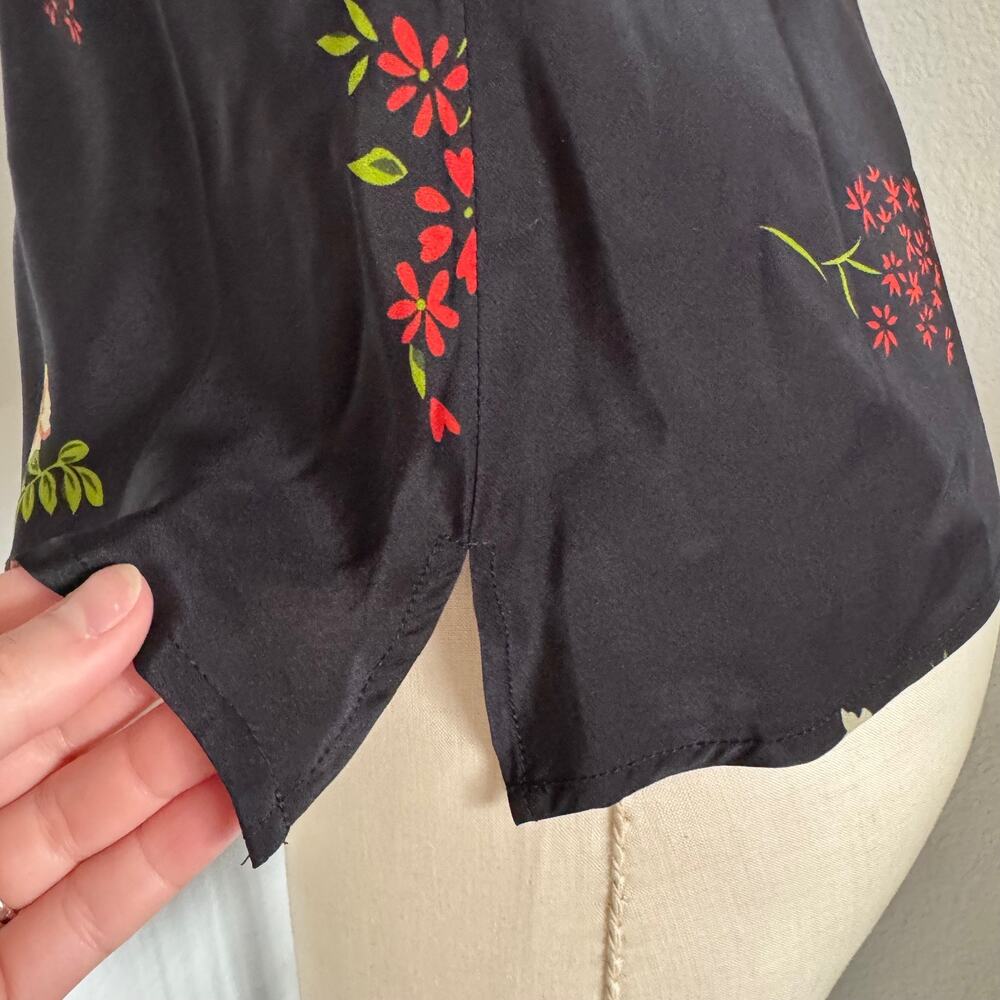 Gold Hawk | NWOT 100% Silk Black Floral Tank Top with Eyelash Lace size Small - Picture 5 of 10